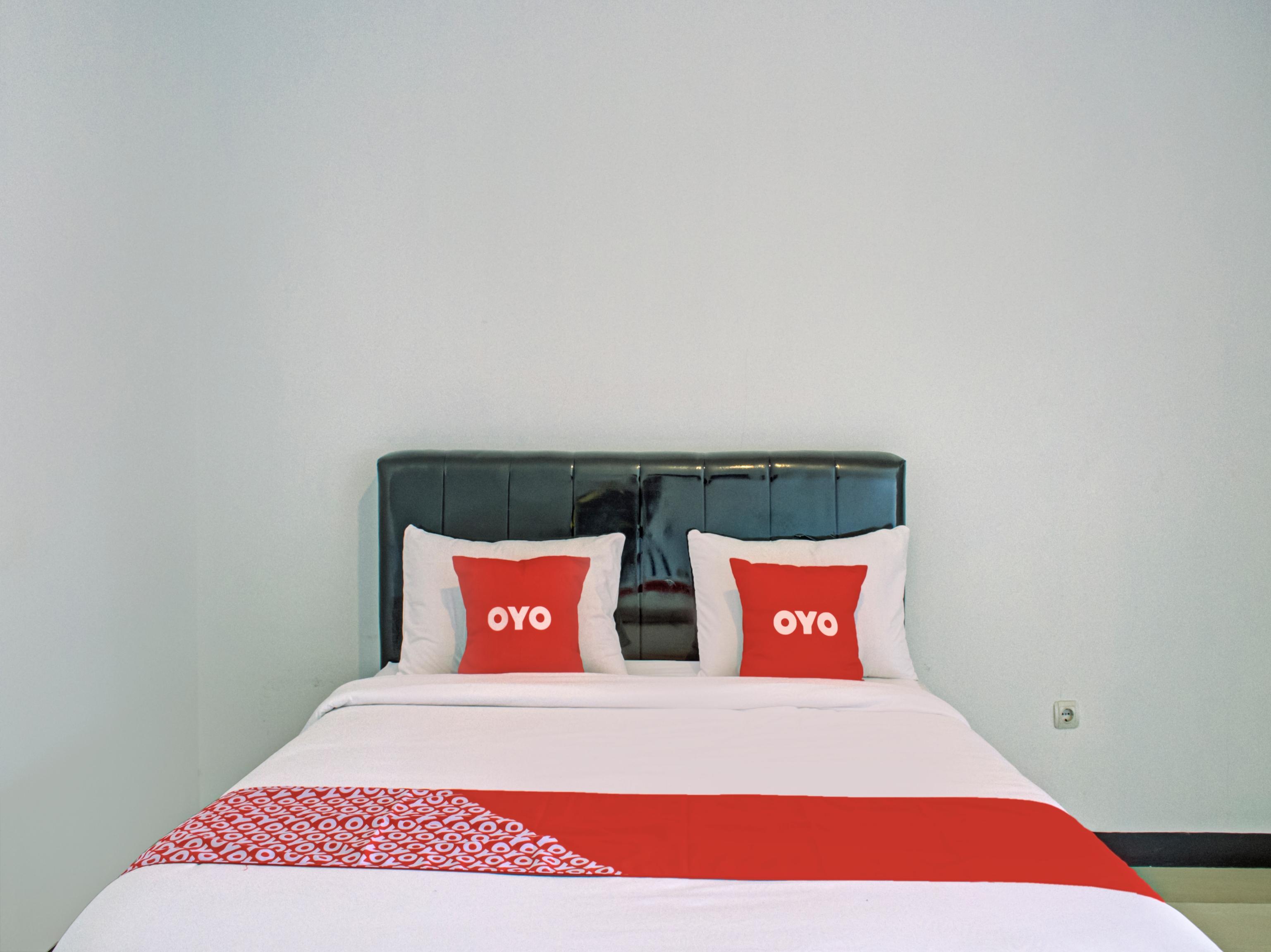 Oyo 3841 Wisma 25 Cilacap Exterior photo